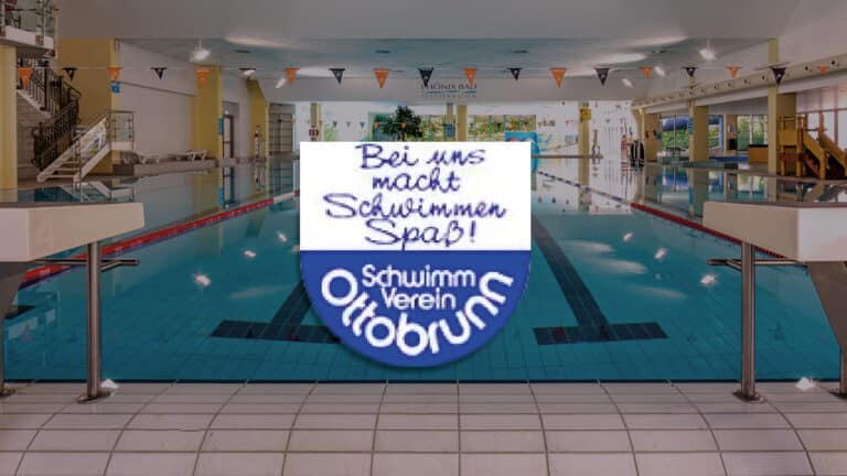 Blick über das Schwimmerbecken im Phönix-Bad Ottobrunn, darüber das weiß-blaue Logo des SV Ottobrunn
